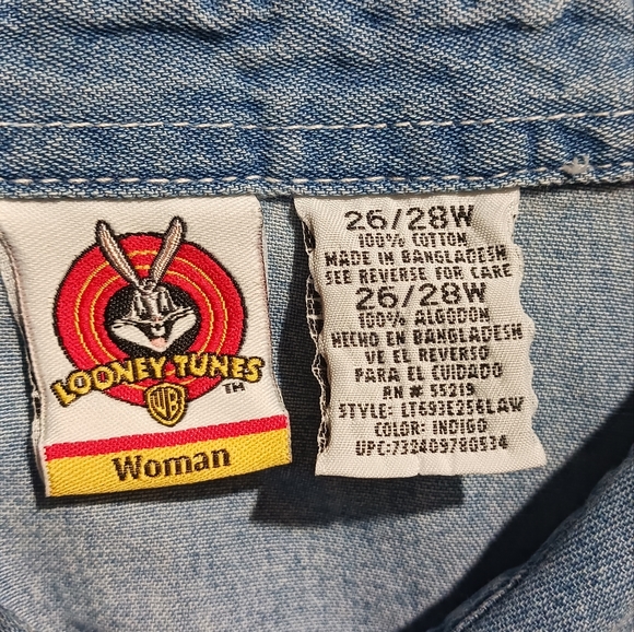 💥Plus size💥Looney Tunes tweety sleeveless denim top - Picture 8 of 8